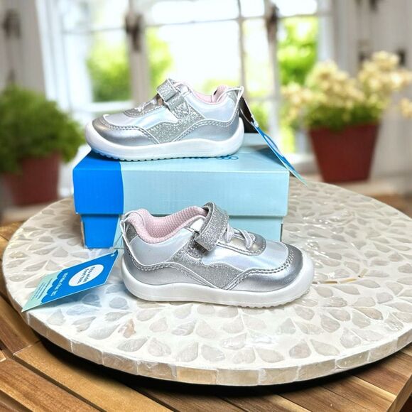 Stride Rite  Notchah Silver Sneakers Toddler Girls Size 5M Wide Fit NIB - Picture 8 of 12
